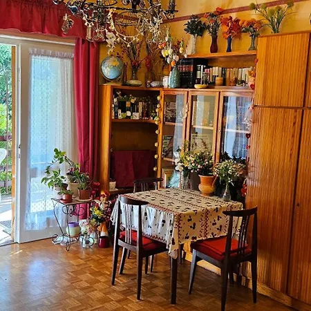 Gyoengyi Vendeghaz Balatonfüred